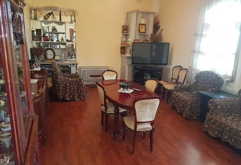 پانسیون El Lizi Guesthouse