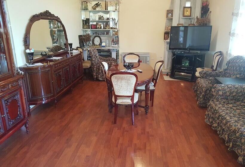 پانسیون El Lizi Guesthouse