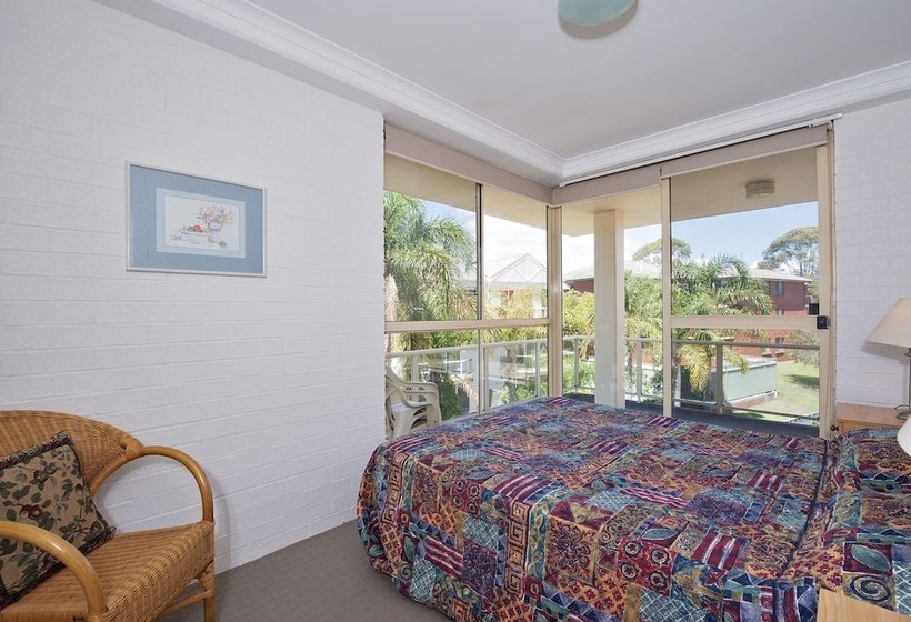 Seaspray 1 4 Intrepid Close Large Unit Only 50 Mtrs To The Waters Edge