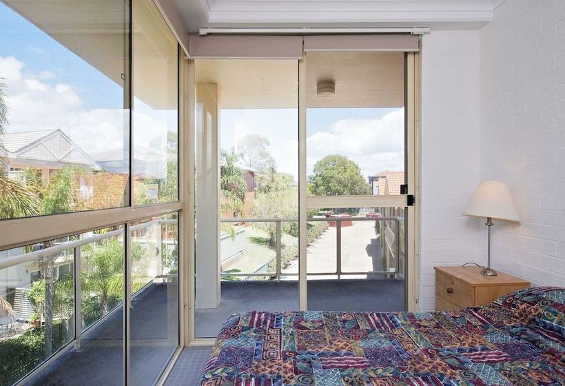 Seaspray 1 4 Intrepid Close Large Unit Only 50 Mtrs To The Waters Edge