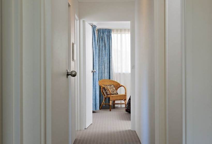 Seaspray 1 4 Intrepid Close Large Unit Only 50 Mtrs To The Waters Edge