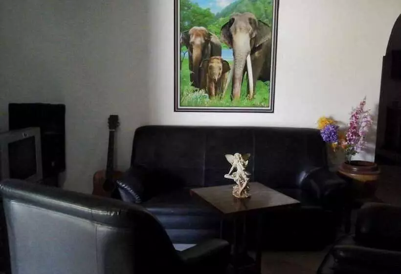 تختخواب و صبحانه House Of Esanya