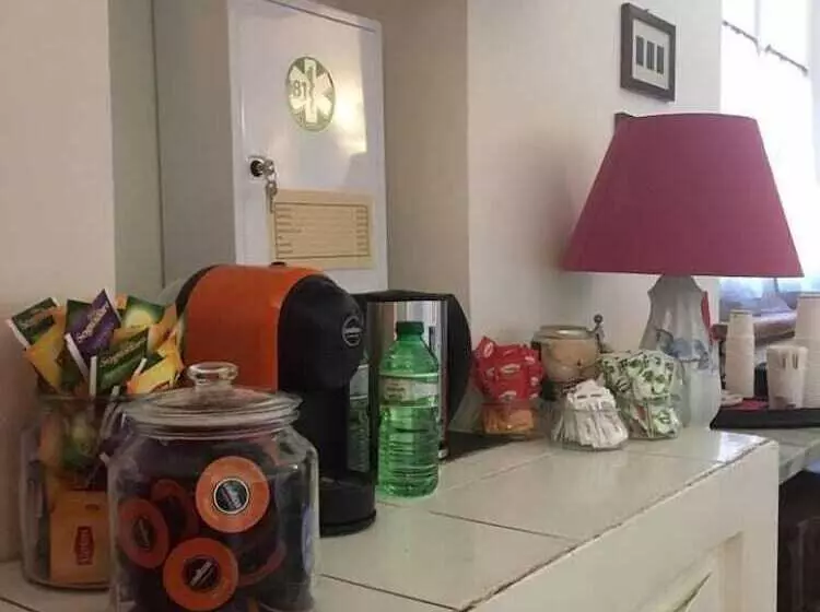 تختخواب و صبحانه Viabasso11 Guest House