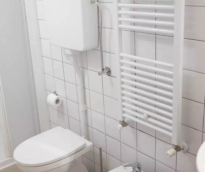 تختخواب و صبحانه Viabasso11 Guest House