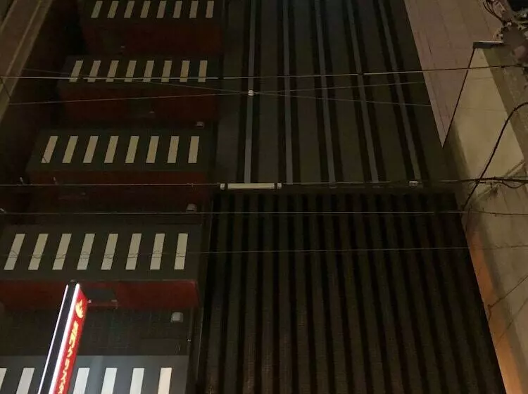 هتل Kuromon Crystal