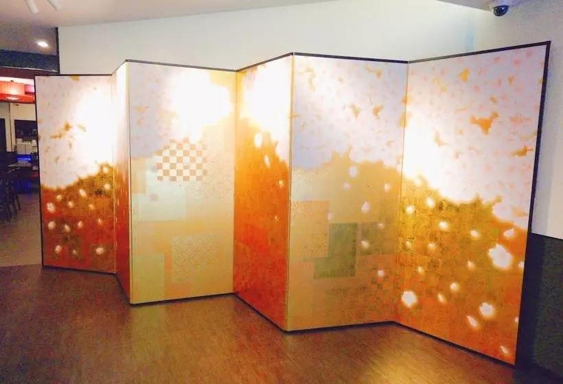 هتل Kuromon Crystal