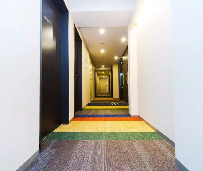 هتل Kuromon Crystal