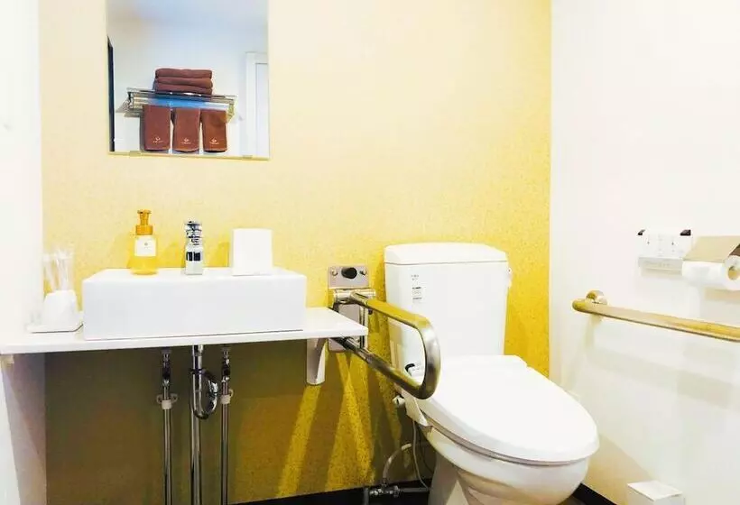 هتل Kuromon Crystal