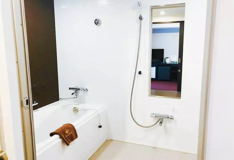 هتل Kuromon Crystal