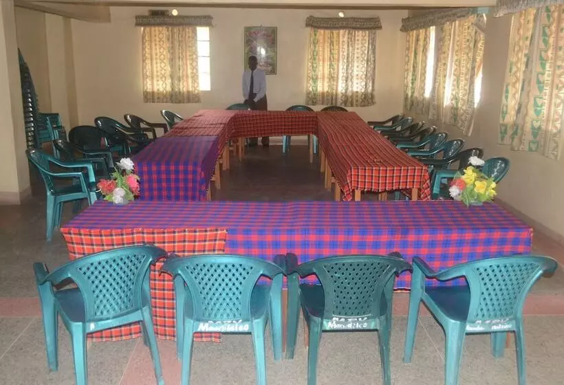 هتل Maendeleo Parkview