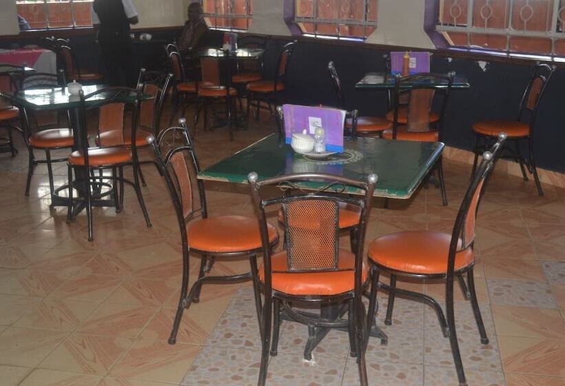 هتل Maendeleo Parkview