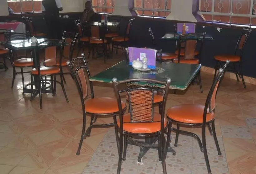 هتل Maendeleo Parkview