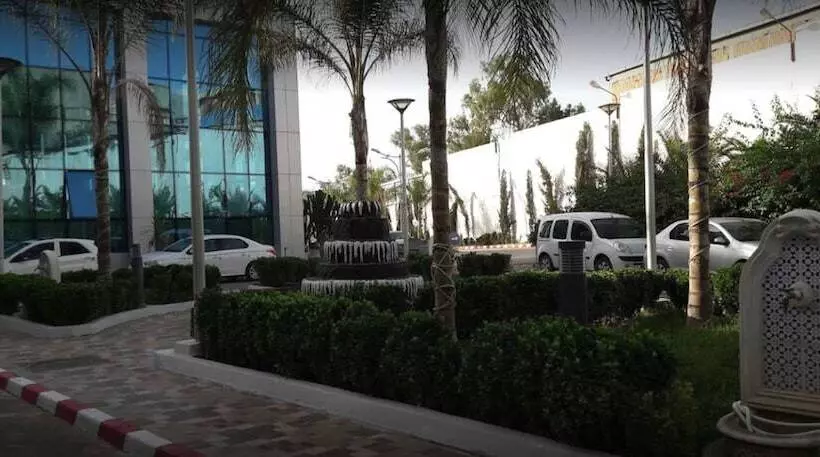 هتل روستایی Hôtel De La Vallée Chlef