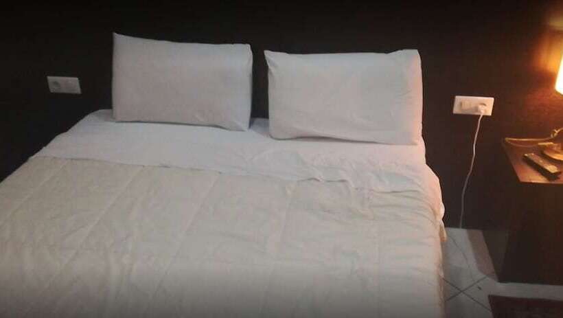 Vidéki Szálló Hôtel De La Vallée Chlef