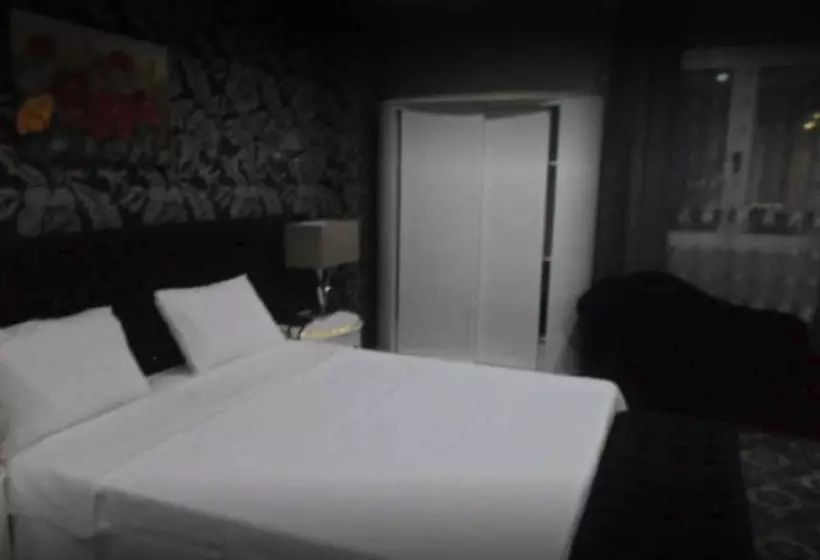 هتل روستایی Hôtel De La Vallée Chlef