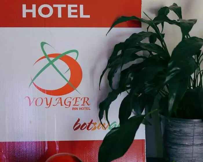 هتل Voyager Inn