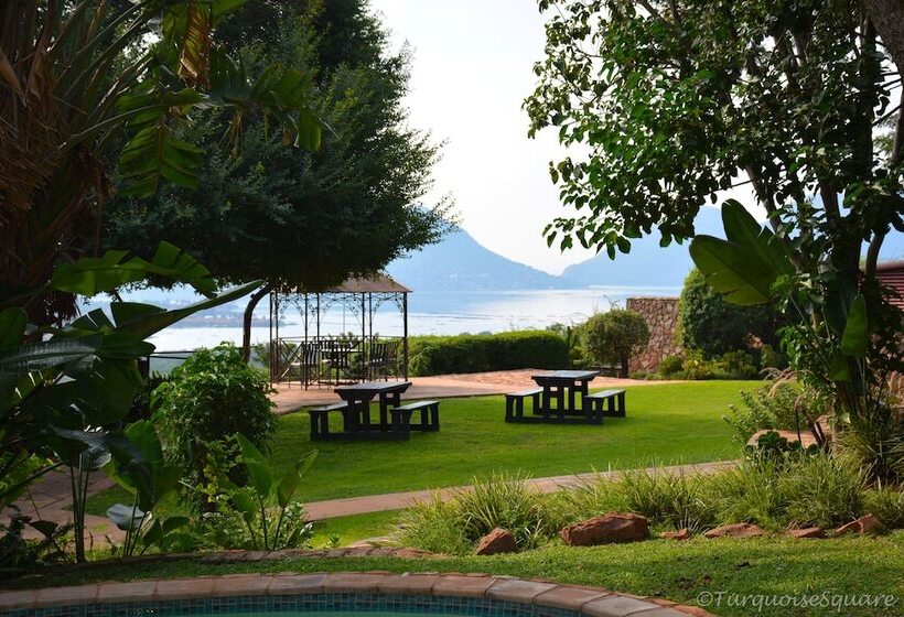 پانسیون La Montagne Guest Lodge