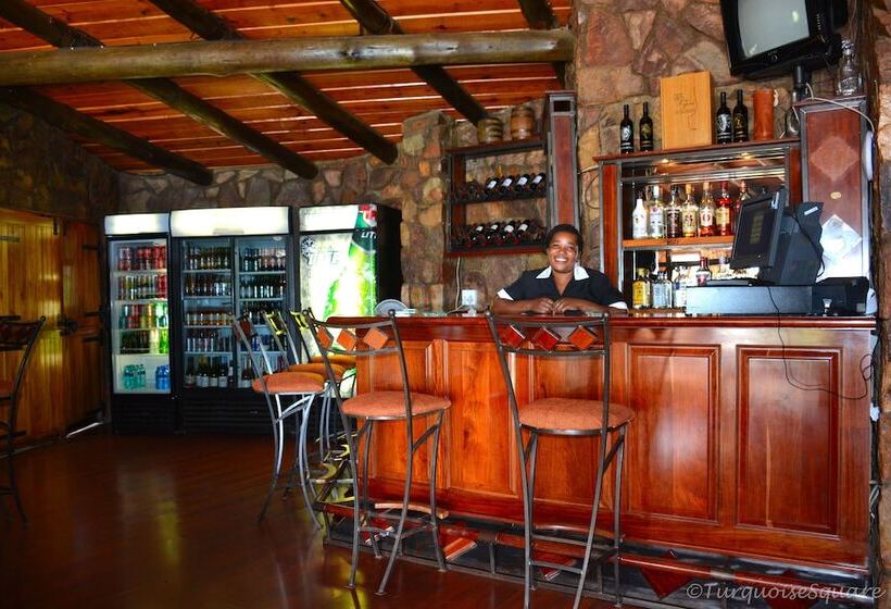 پانسیون La Montagne Guest Lodge