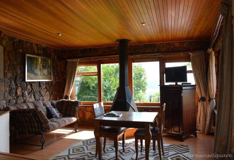 پانسیون La Montagne Guest Lodge