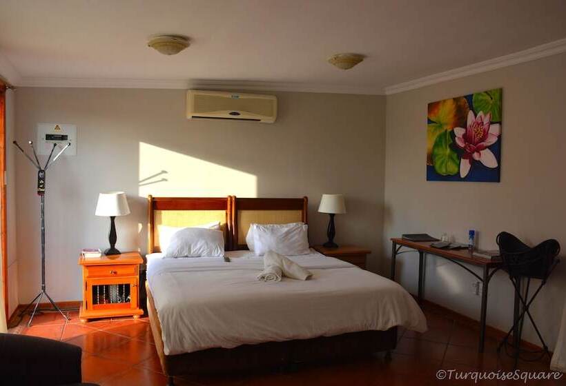 پانسیون La Montagne Guest Lodge