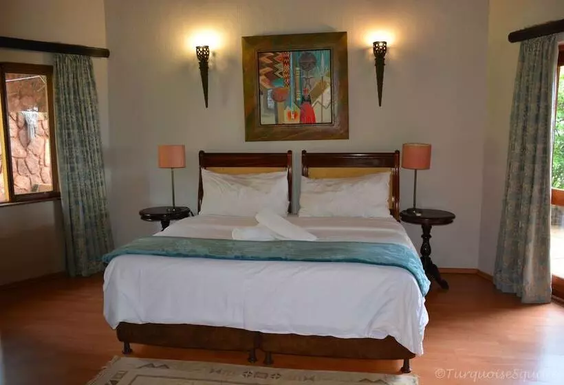 ペンション La Montagne Guest Lodge