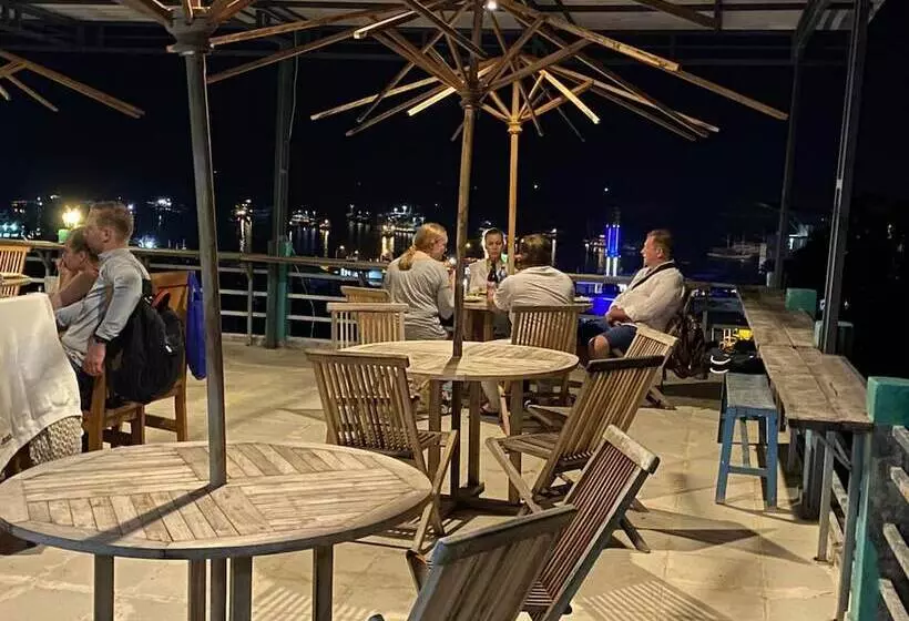 پانسیون Pesona Bali Room And Restaurant