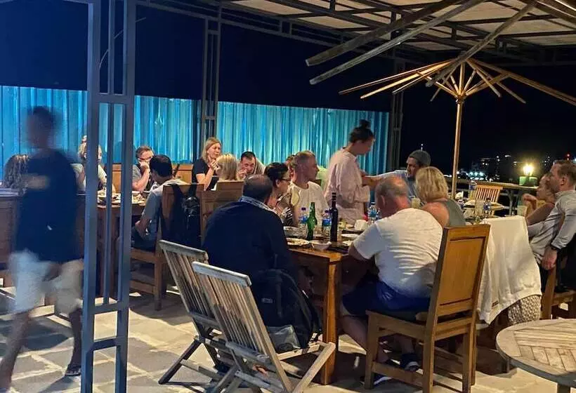 پانسیون Pesona Bali Room And Restaurant