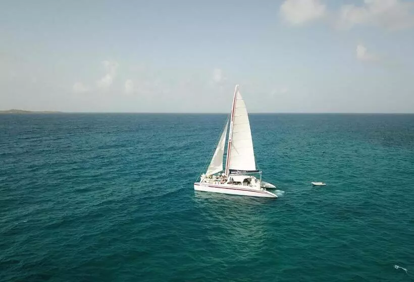 Bolongo Bay Beach Resort