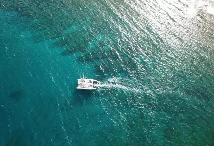 Bolongo Bay Beach Resort