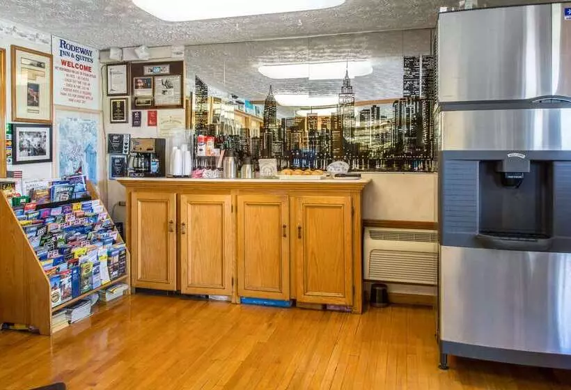 모텔 Rodeway Inn & Suites Branford Guilford