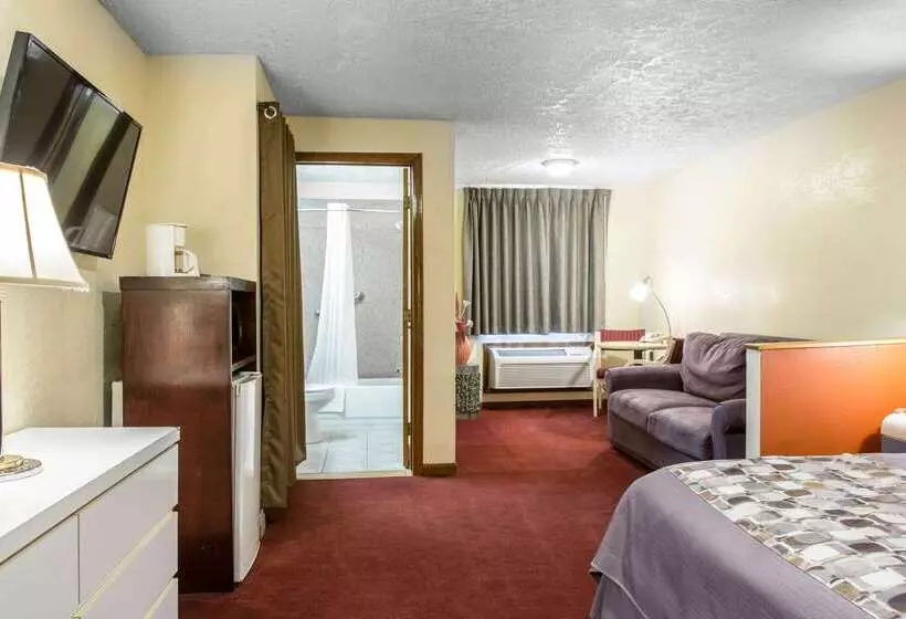 모텔 Rodeway Inn & Suites Branford Guilford