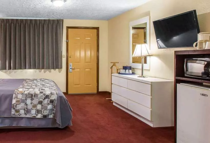 모텔 Rodeway Inn & Suites Branford Guilford