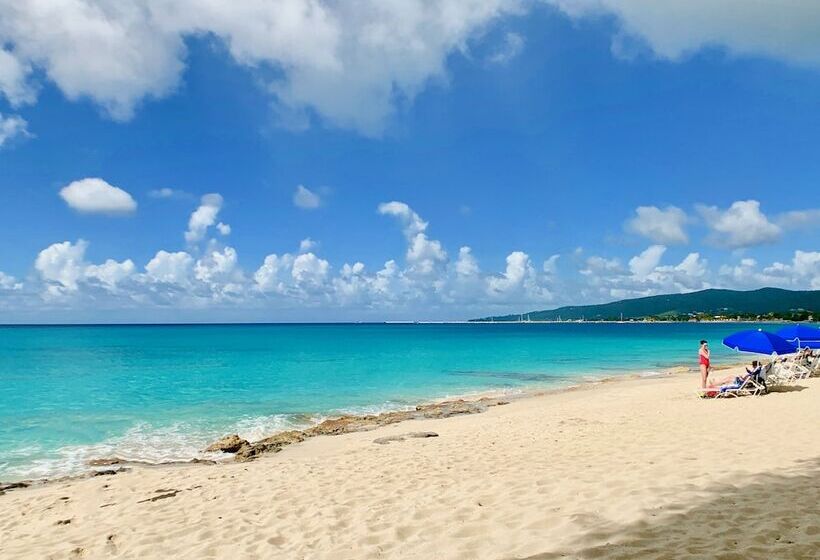 استراحتگاه Sand Castle On The Beach Adults Only