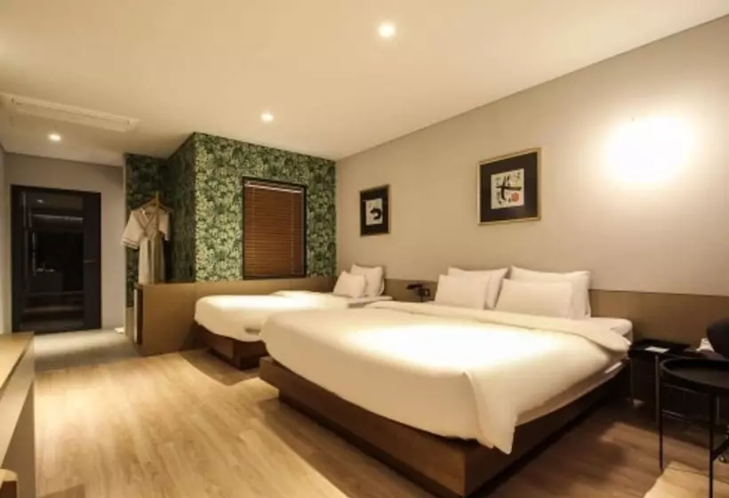 Hound Hotel Yongwon
