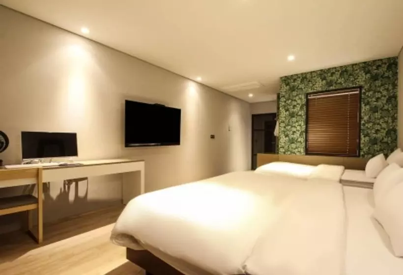 Hound Hotel Yongwon