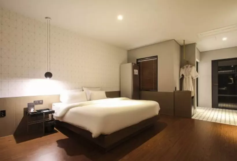 Hound Hotel Yongwon