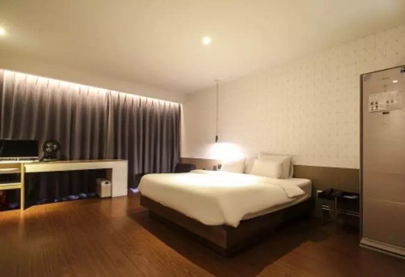 Hound Hotel Yongwon