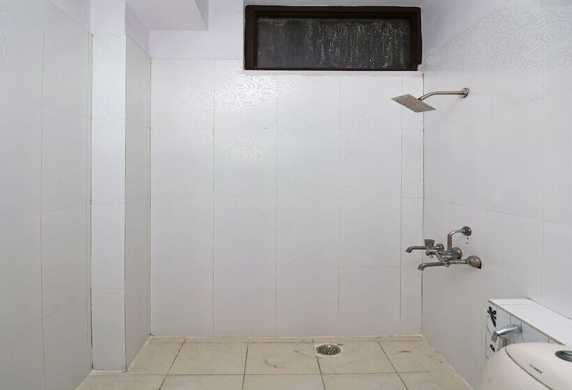 هتل Krishna 26 By Oyo Rooms