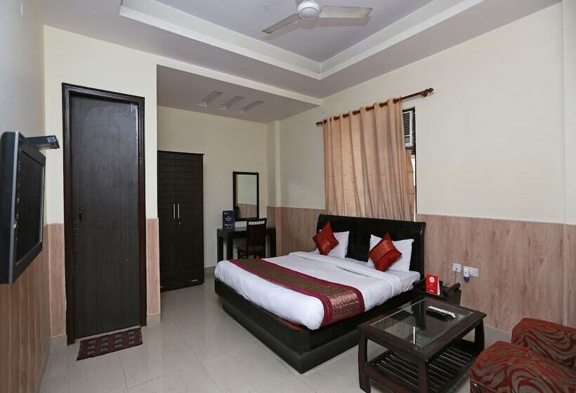 هتل Krishna 26 By Oyo Rooms