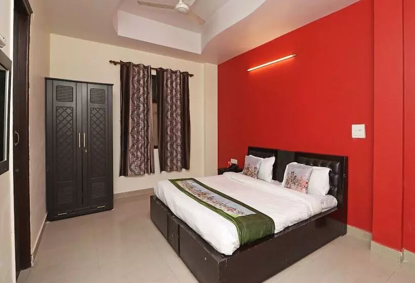 هتل Krishna 26 By Oyo Rooms