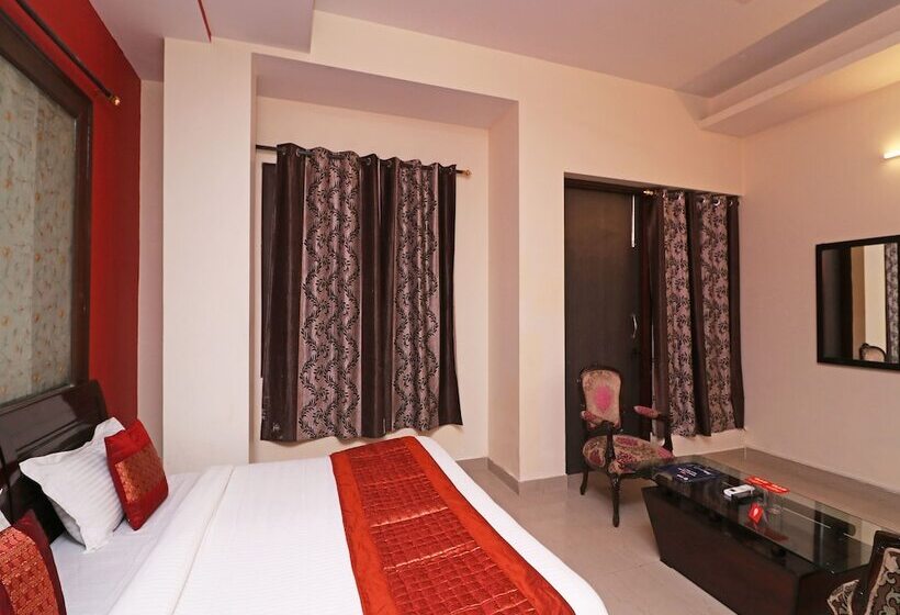 هتل Krishna 26 By Oyo Rooms