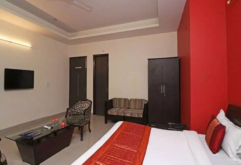 هتل Krishna 26 By Oyo Rooms