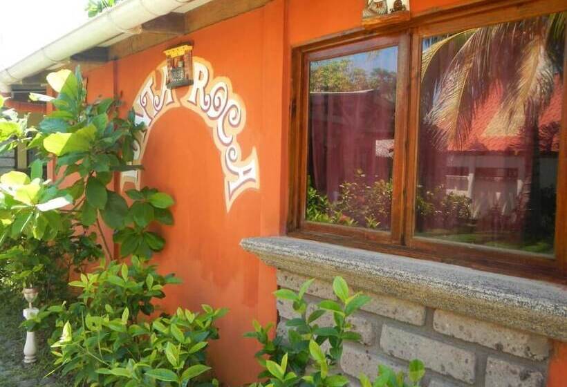 هتل Punta Roca Surf Resort