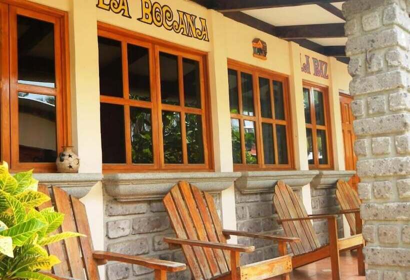 هتل Punta Roca Surf Resort