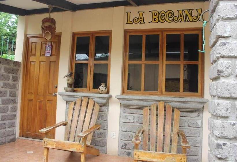 هتل Punta Roca Surf Resort