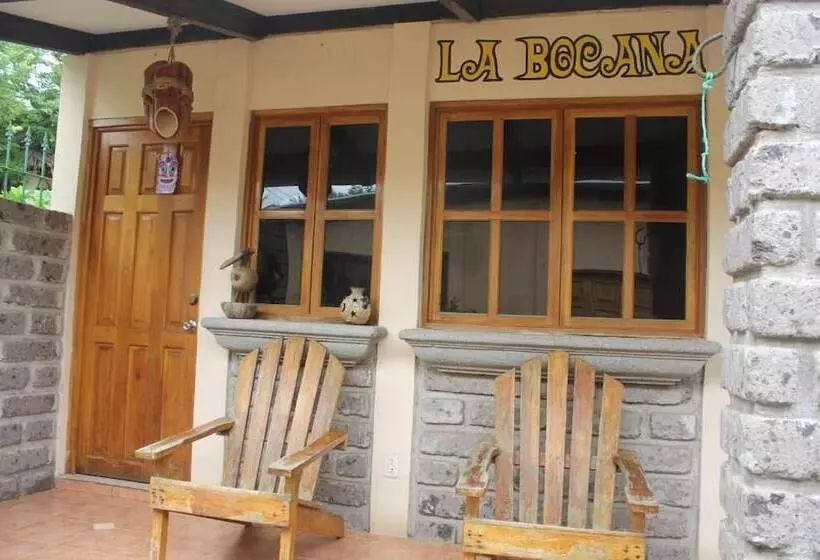 هتل Punta Roca Surf Resort