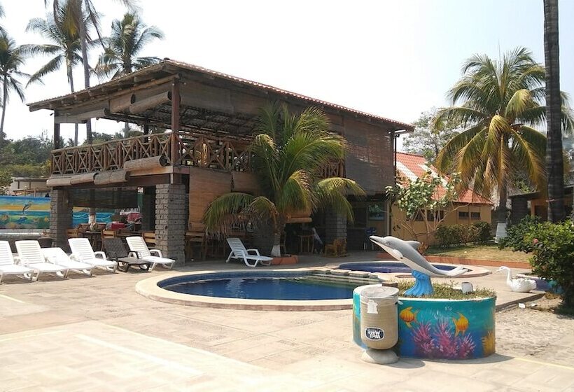 هتل Punta Roca Surf Resort