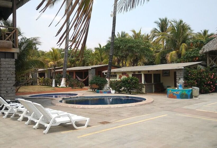 هتل Punta Roca Surf Resort