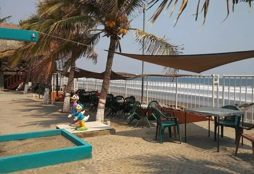 هتل Punta Roca Surf Resort