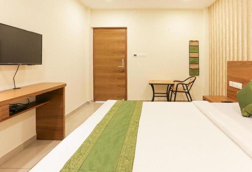 ホテル Treebo Trend Cmks Gulmohar Suites